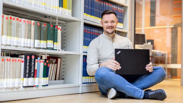 dr hab. Damian Guzek, prof. UŚ, fot. Łukasz Bera