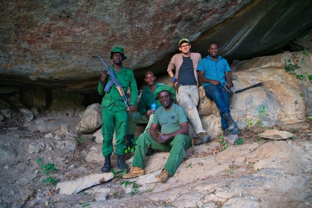 Maciej Grzelczyk (second from the right) with Swanga Swanga rangers, photo by Maciej Grzelczyk