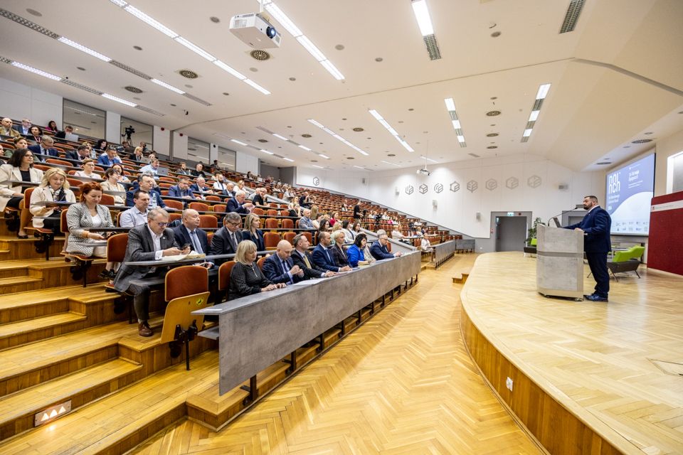 Prof. Dr hab. inż. Marek Adamski at the opening session of 2024 NCN Days in Bydgoszcz (photo by Łukasz Bera)