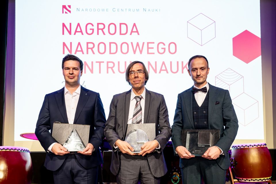 Laureaci Nagrody NCN 2024: Wiktor Lewandowski, Błażej Skrzypulec, Marcin Magierowski, fot. Łukasz Bera