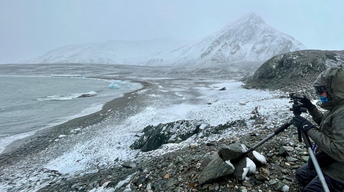 Monitoring wave runup on the beach of Isbjørnhamna near the Polish Polar Station Hornsund